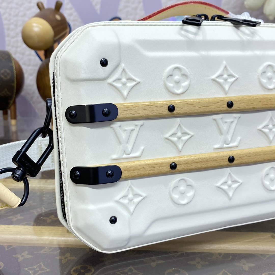 LV M21950 Louis Vuitton Future Trunk Bag White