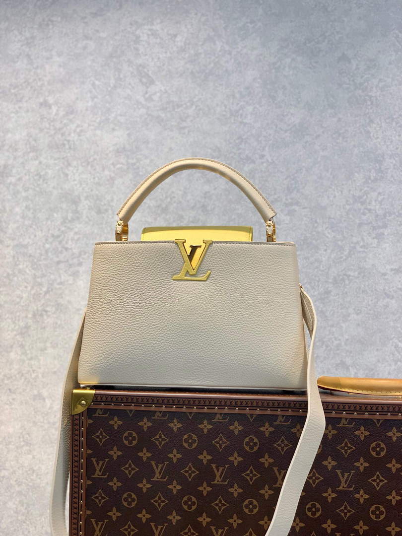 LV M59883 Louis Vuitton Capucines MM Handbag Cr��me Beige / Plume Yellow