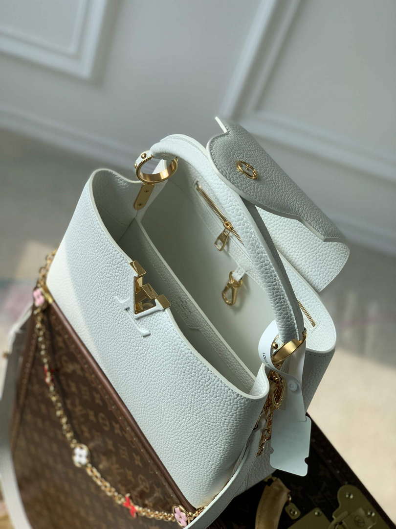 LV M22375 Louis Vuitton Capucines MM Handbag White