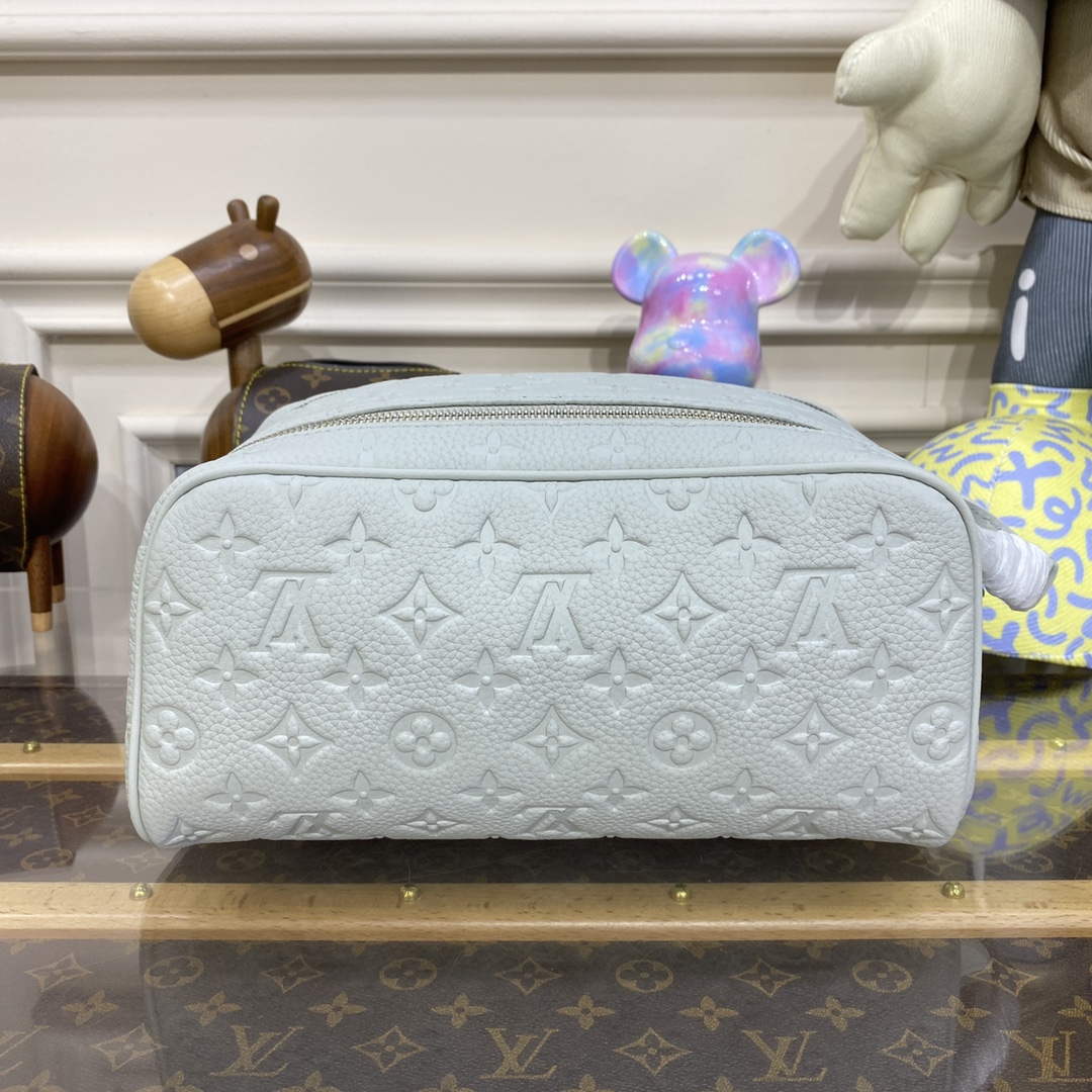 LV M82576 Louis Vuitton Dopp Kit Bag Off-white