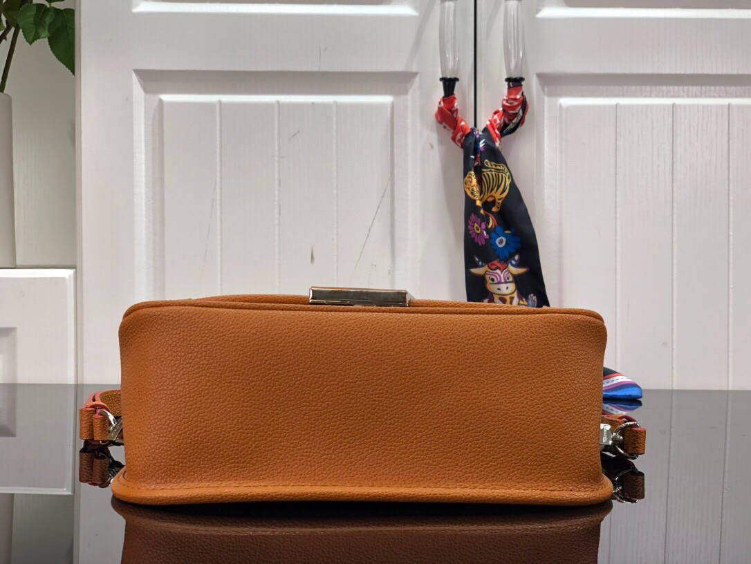 LV M59459 Louis Vuitton Buci Crossbody Bag M59460 Gold Miel Brown