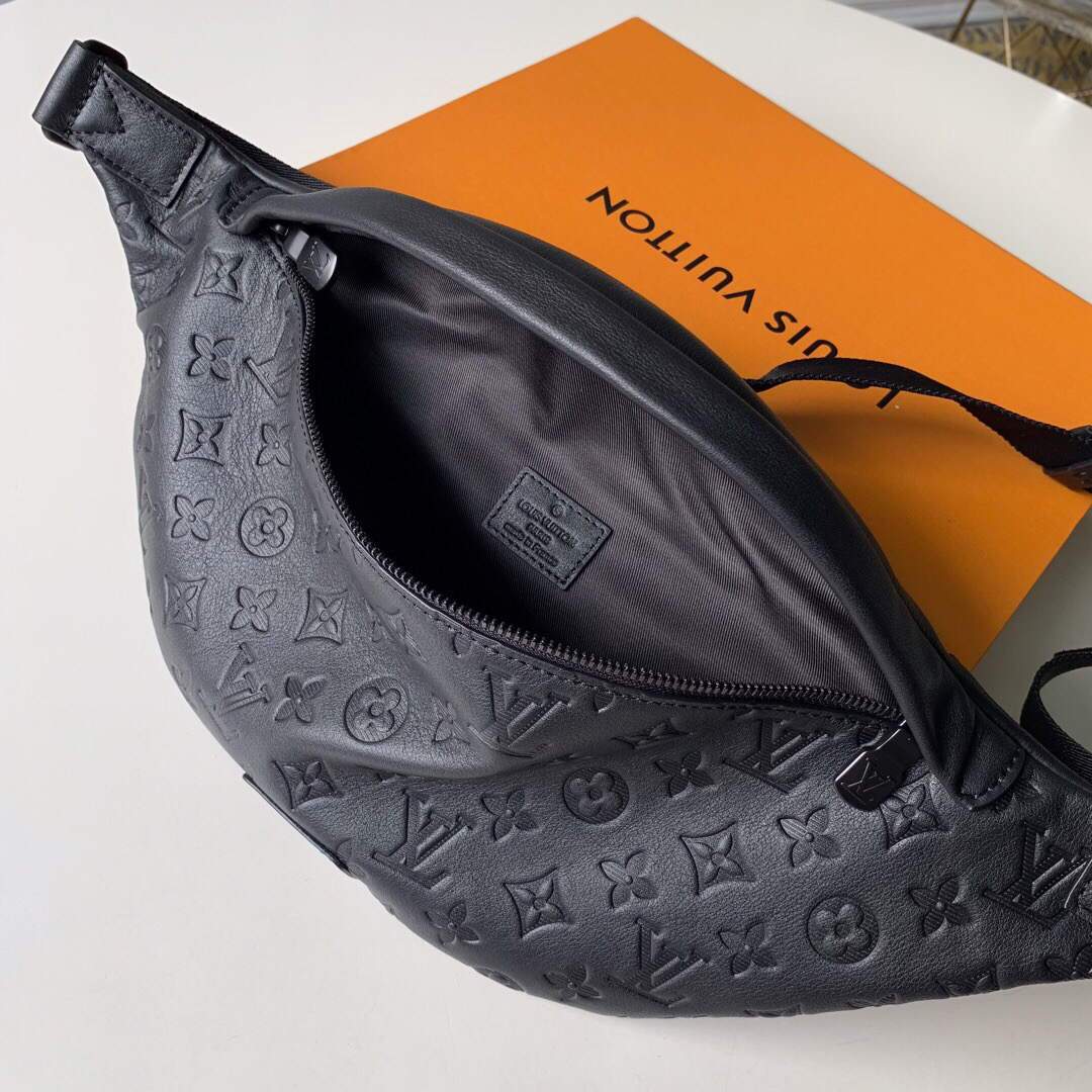 LV M44388 Louis Vuitton Discovery Bumbag Black