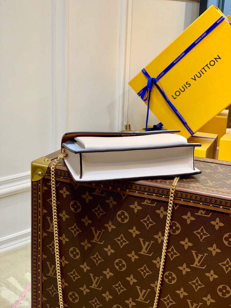 LV M81436 Louis Vuitton Mylockme Chain Pochette Blue