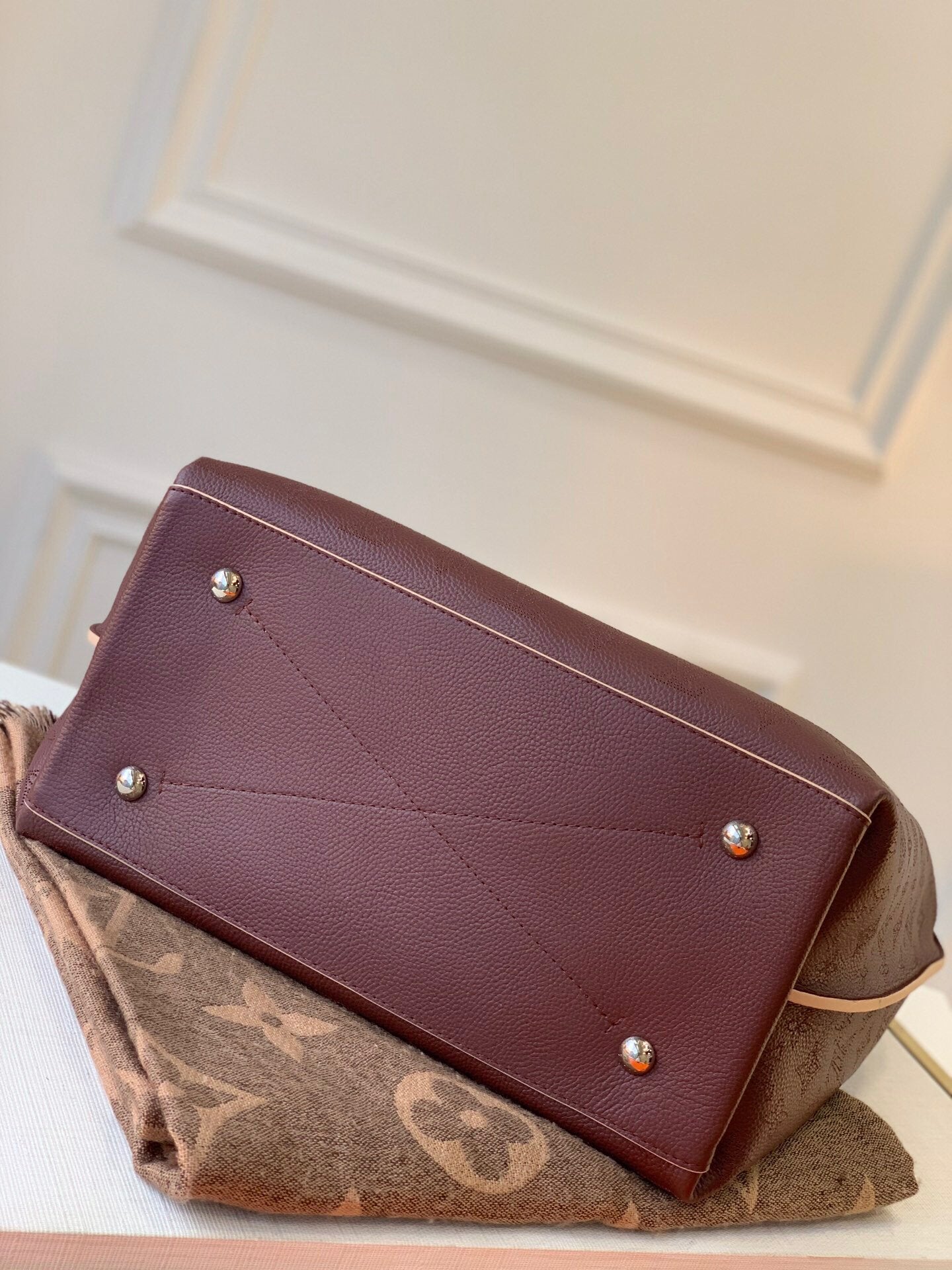 LV M53188 Louis Vuitton Carmel Mahina Bag M52950 Wine Red