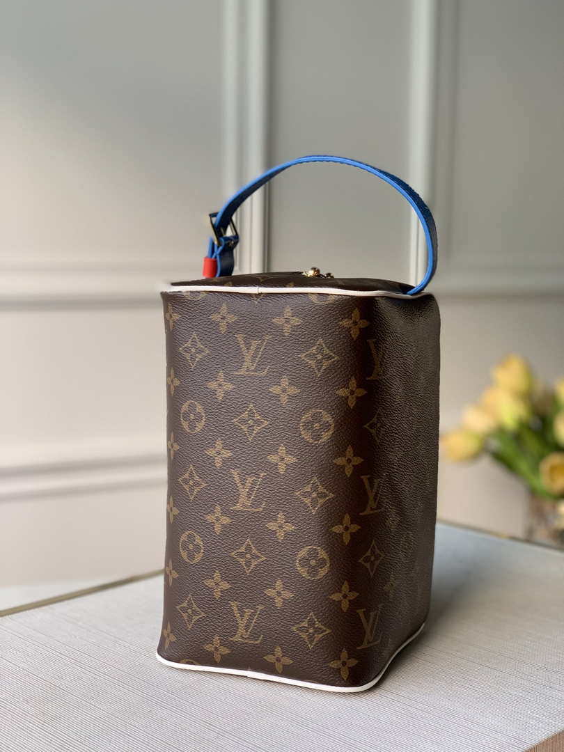 Louis Vuitton M44494 dopp kit toilet pouch M85149 monogram canvas