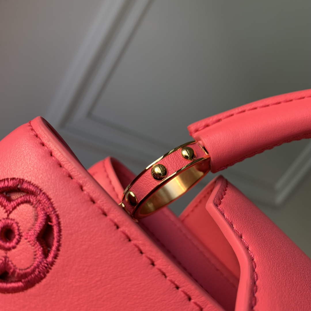 LV M22922 Louis Vuitton Capucines Mini Handbag Pink