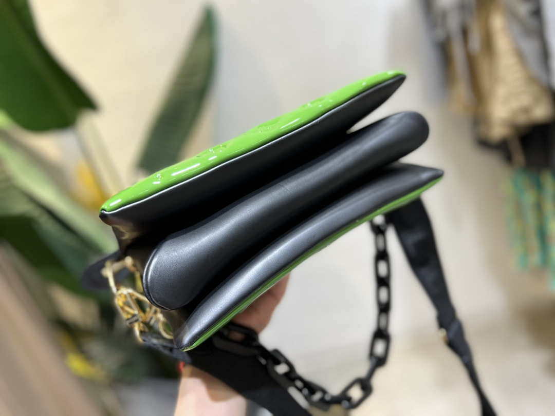LV M20565 Louis Vuitton Coussin PM Bag Patent calfskin Green