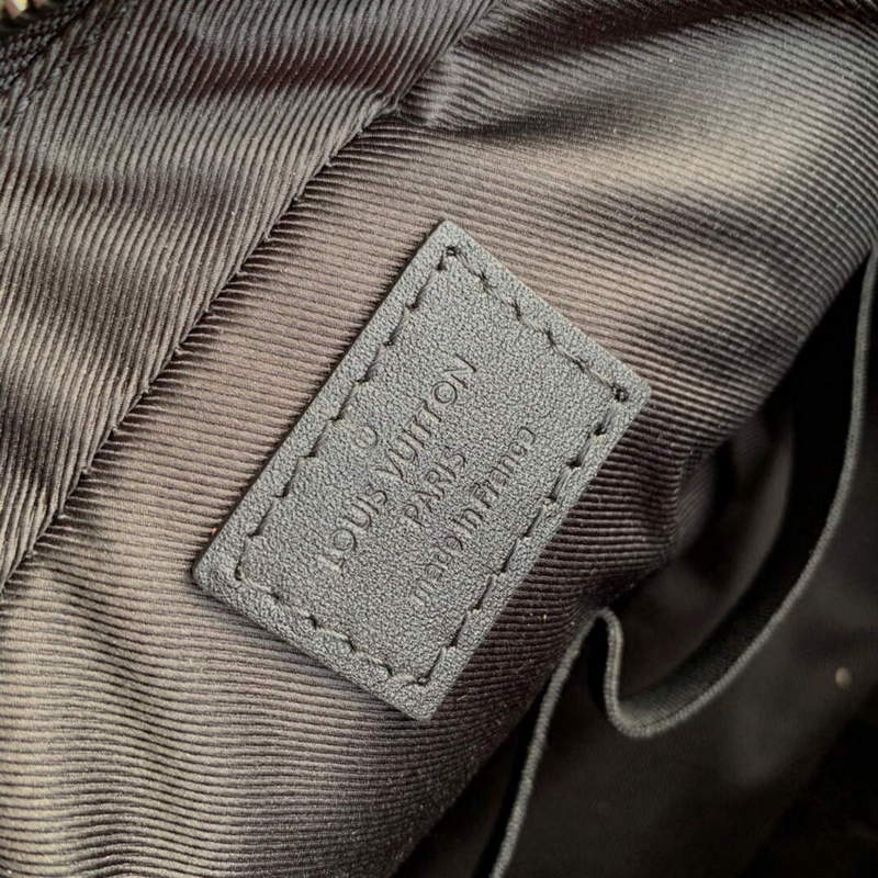 LV M68589 Louis Vuitton Trousse Toilette GM Bag Black