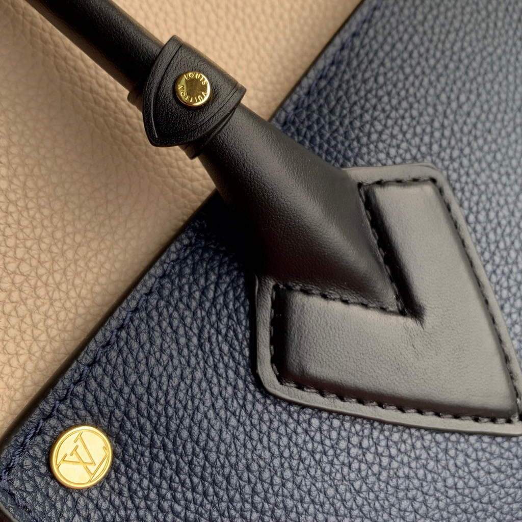 Louis Vuitton M53825 LV M53823 on My Side MM High end Leathers M55302 Bag Black