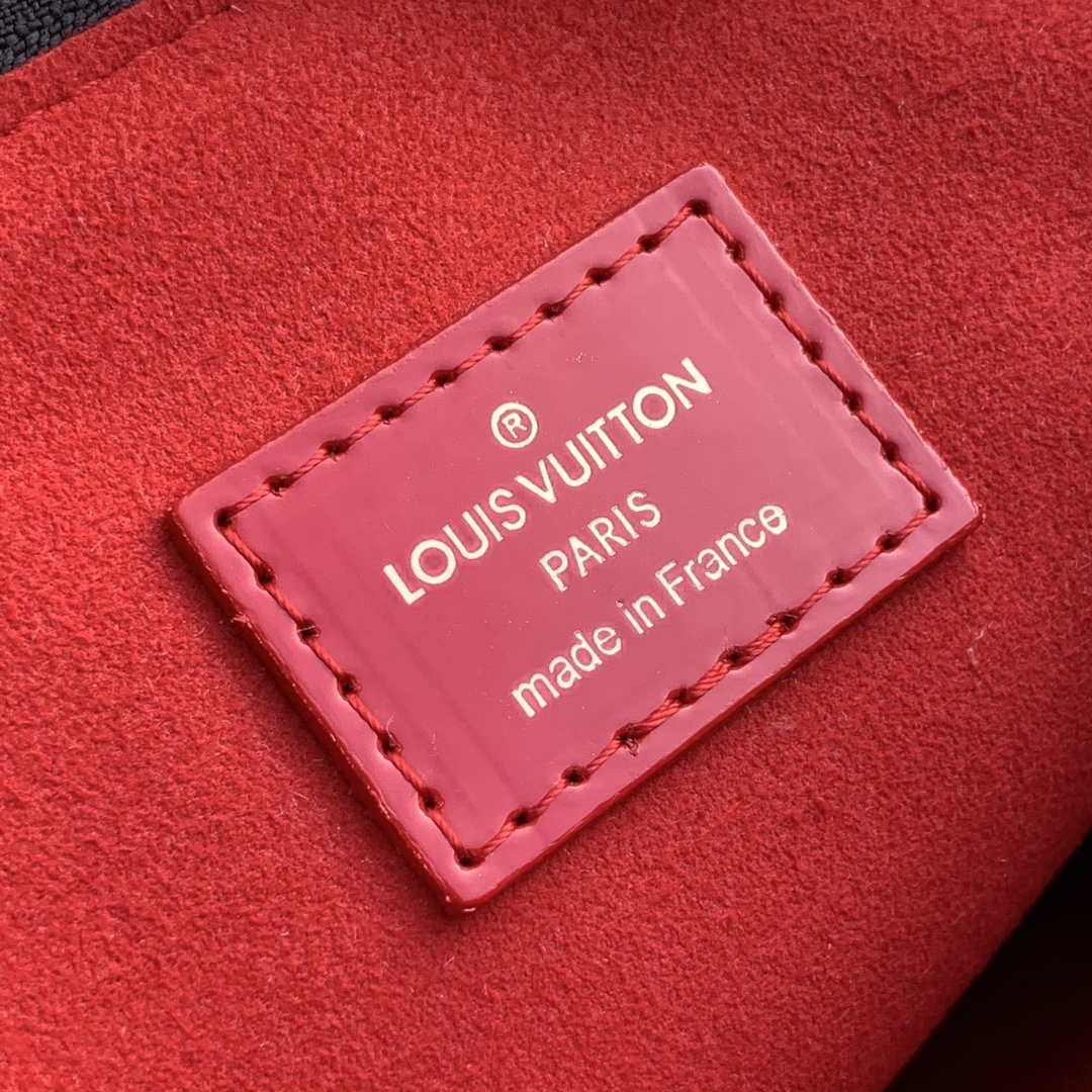 LV M20369 Louis Vuitton Coussin PM Bag Patent calfskin Black