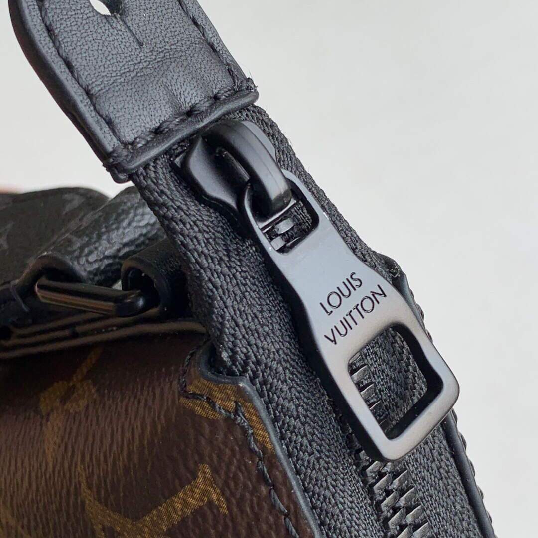 LV M57966 Louis Vuitton Cruiser Messenger Bag Monogram