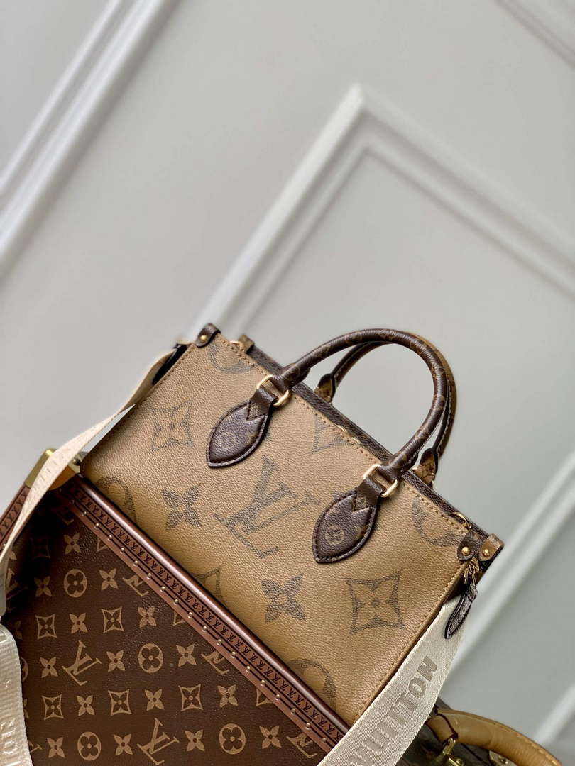 LV M46653 Louis Vuitton OnTheGo East West Bag