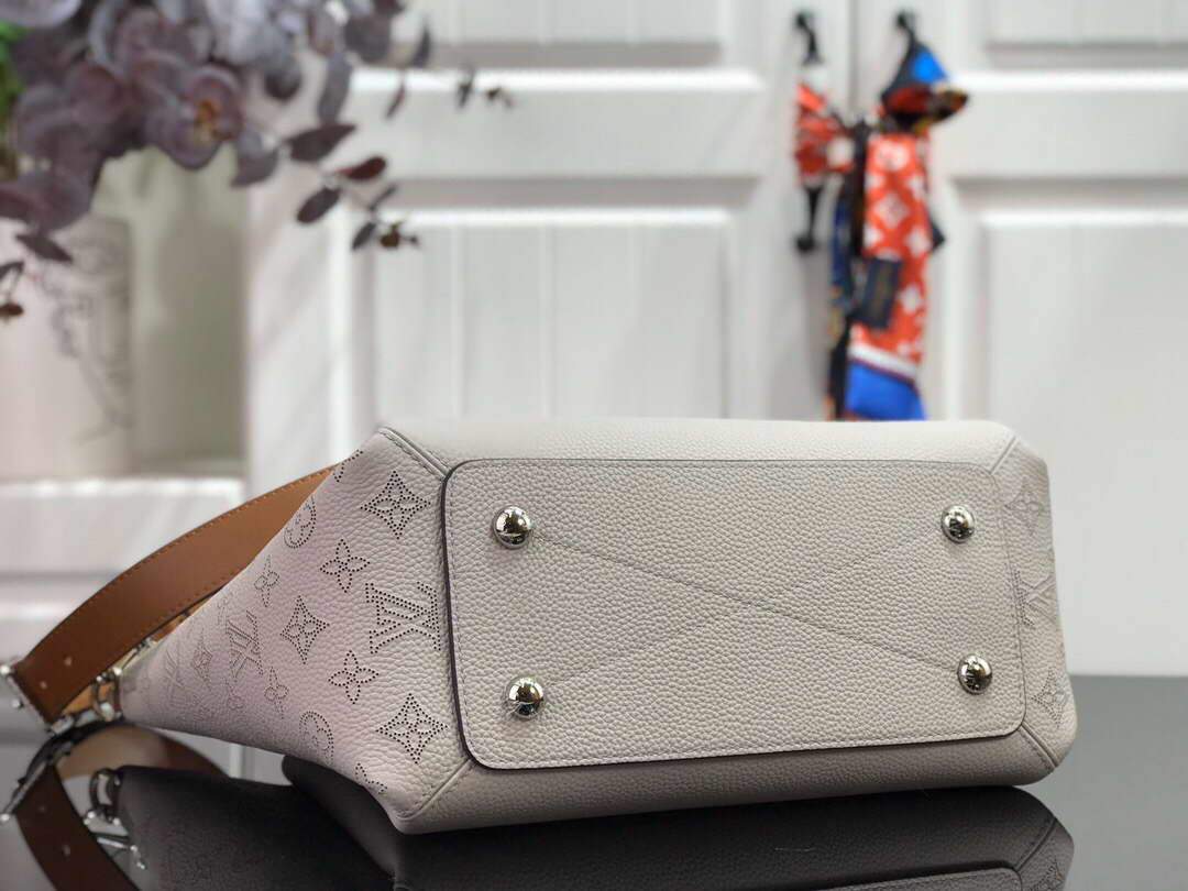 LV M55553 Louis Vuitton Haumea Mahina Bag M55031 Brume Grey