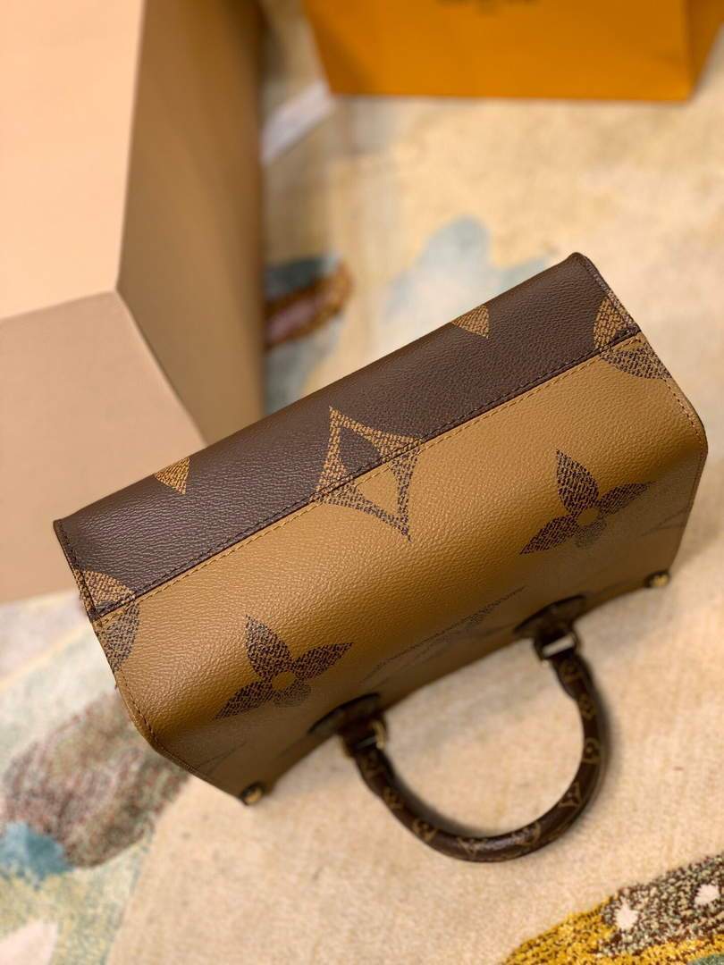 LV M45039 Louis Vuitton Onthego PM Monogram Handbag