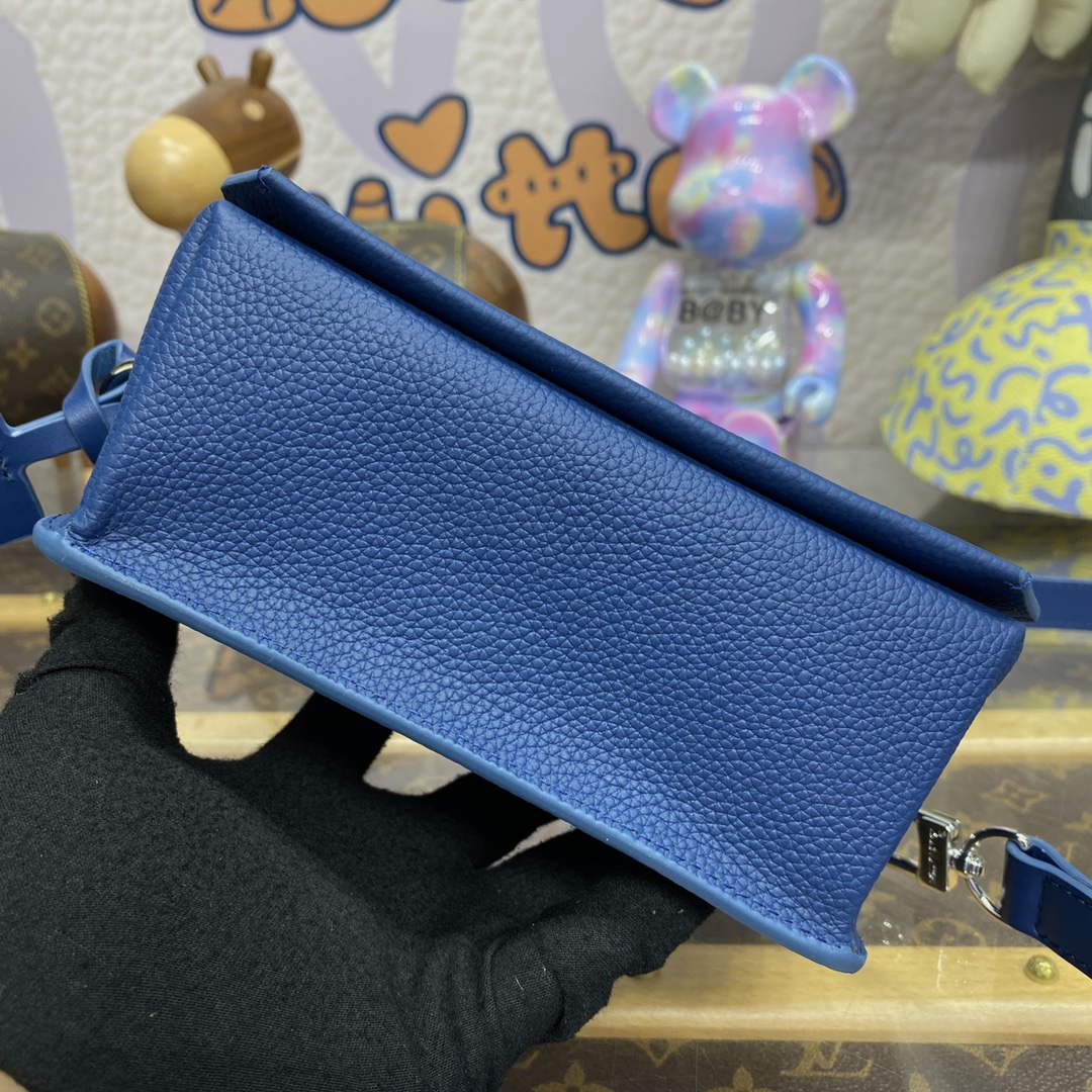 LV M82804 Louis Vuitton Fastline Wearable Wallet Dark Blue