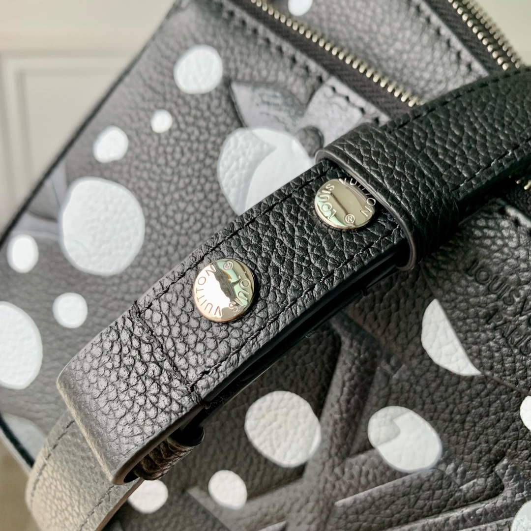 LV M46410 Louis Vuitton LV X YK Multi Pochette Accessoires Bag Monogram