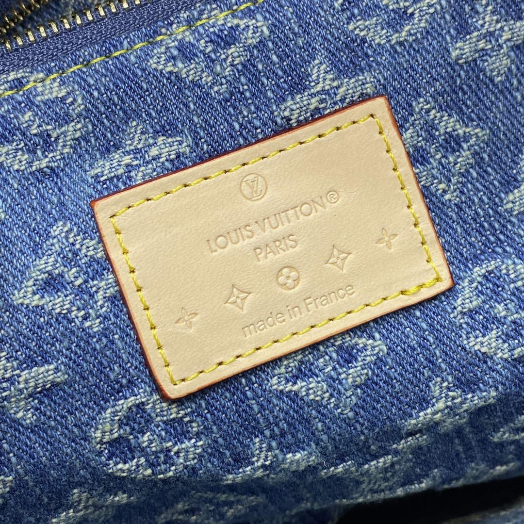 LV M24317 Louis Vuitton Pochette Cosm��tique GM Blue