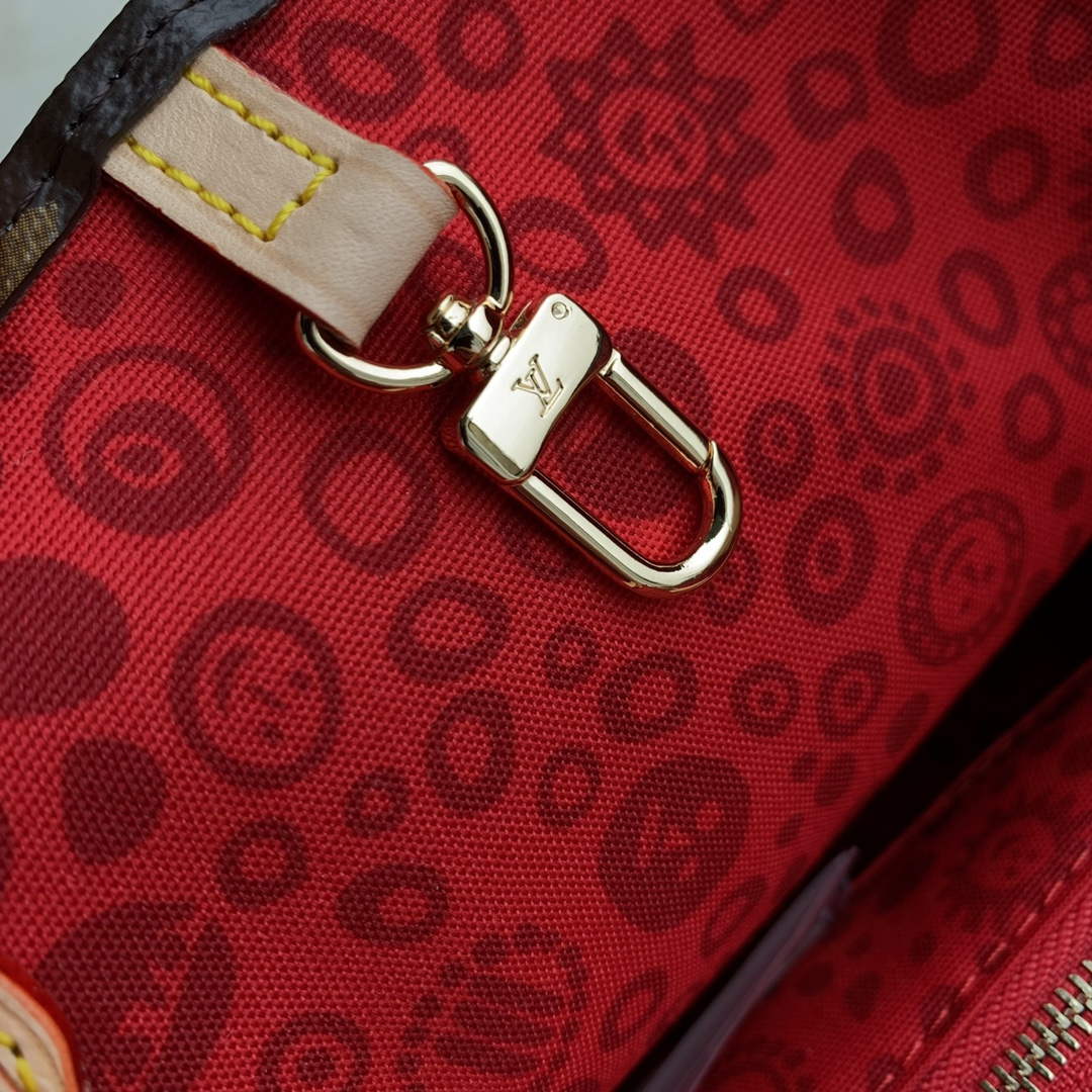 LV M46429 Louis Vuitton LV x YK OnTheGo MM Bag