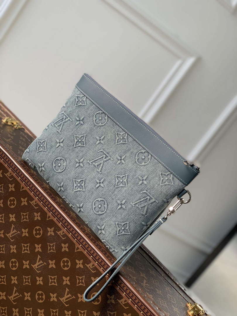 LV M82313 Louis Vuitton Pochette To-Go Bag