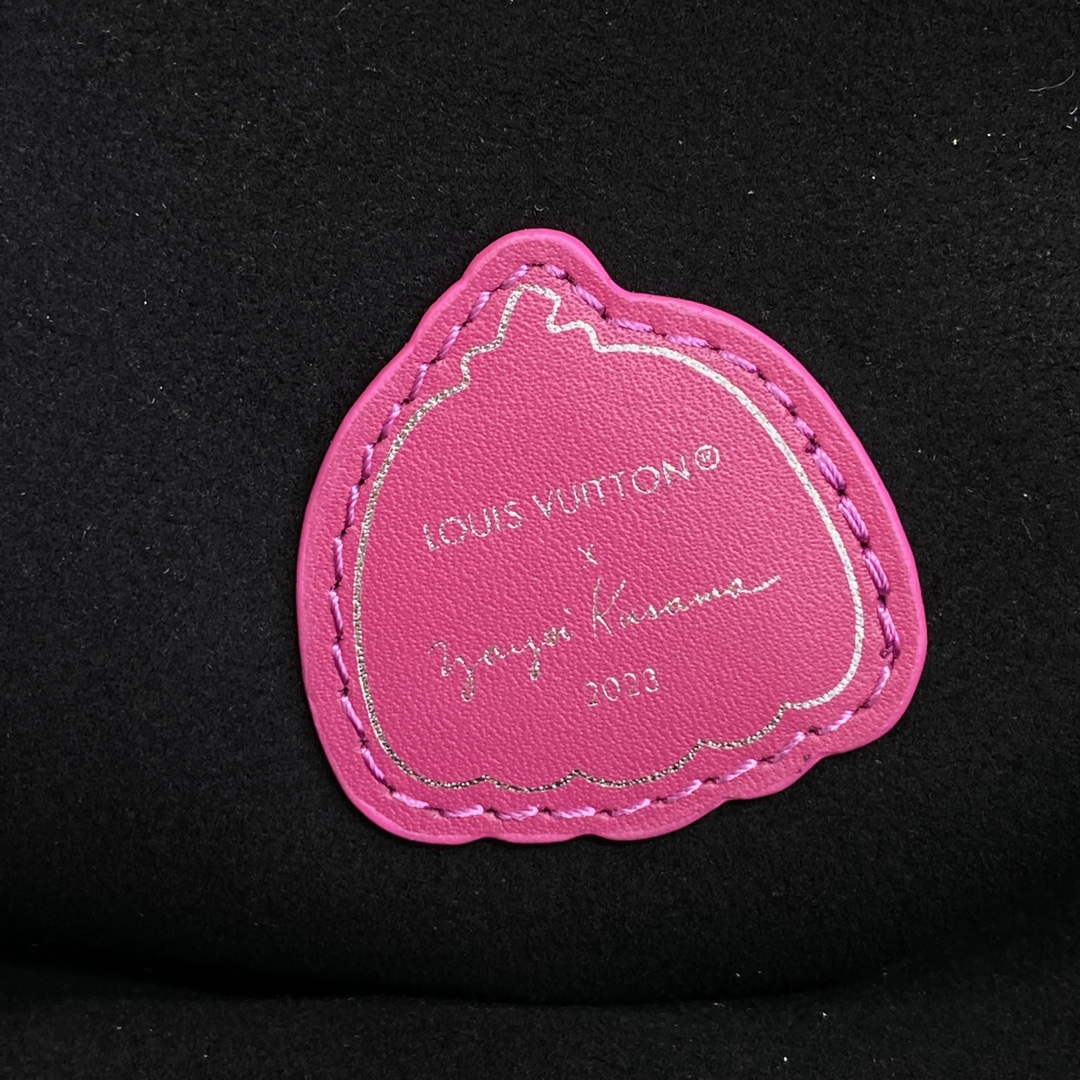LV M46420 Louis Vuitton LV x YK Pochette M��tis Black/Fuchsia