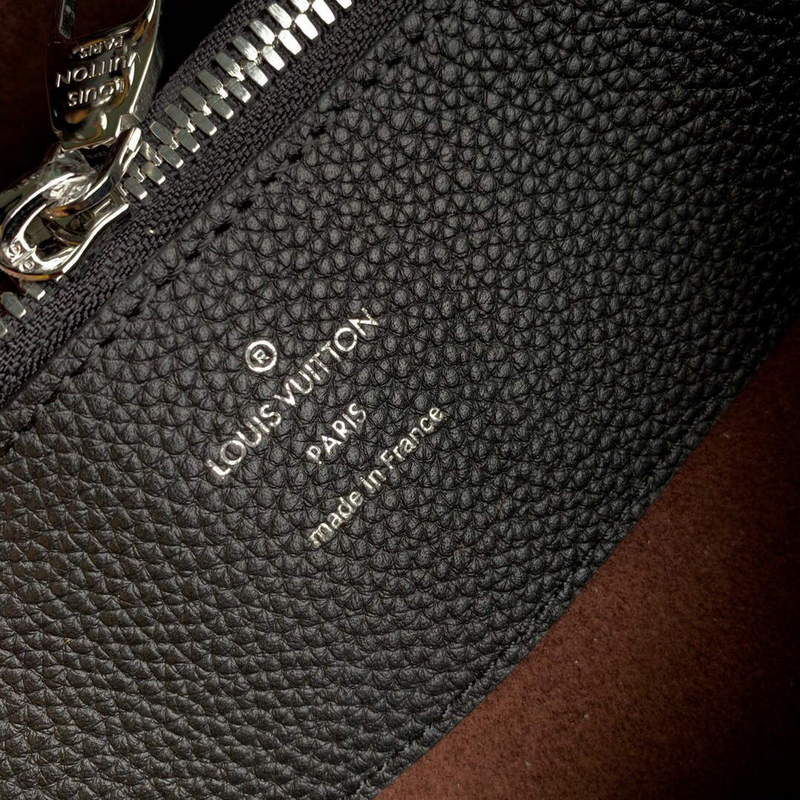 LV M59200 Louis Vuitton Bella Tote Mahina Black
