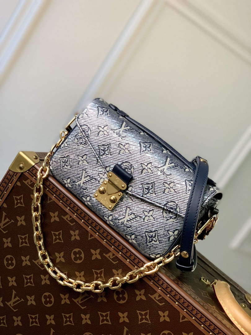 LV M22834 Louis Vuitton Pochette M��tis East West Handbag Blue