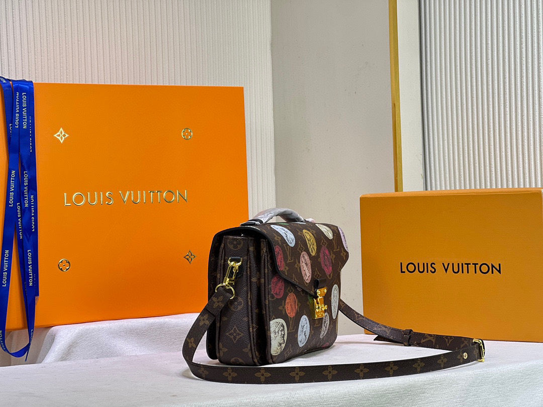 LV Louis vuitton M59257 Pochette Metis Bag monogram M40780