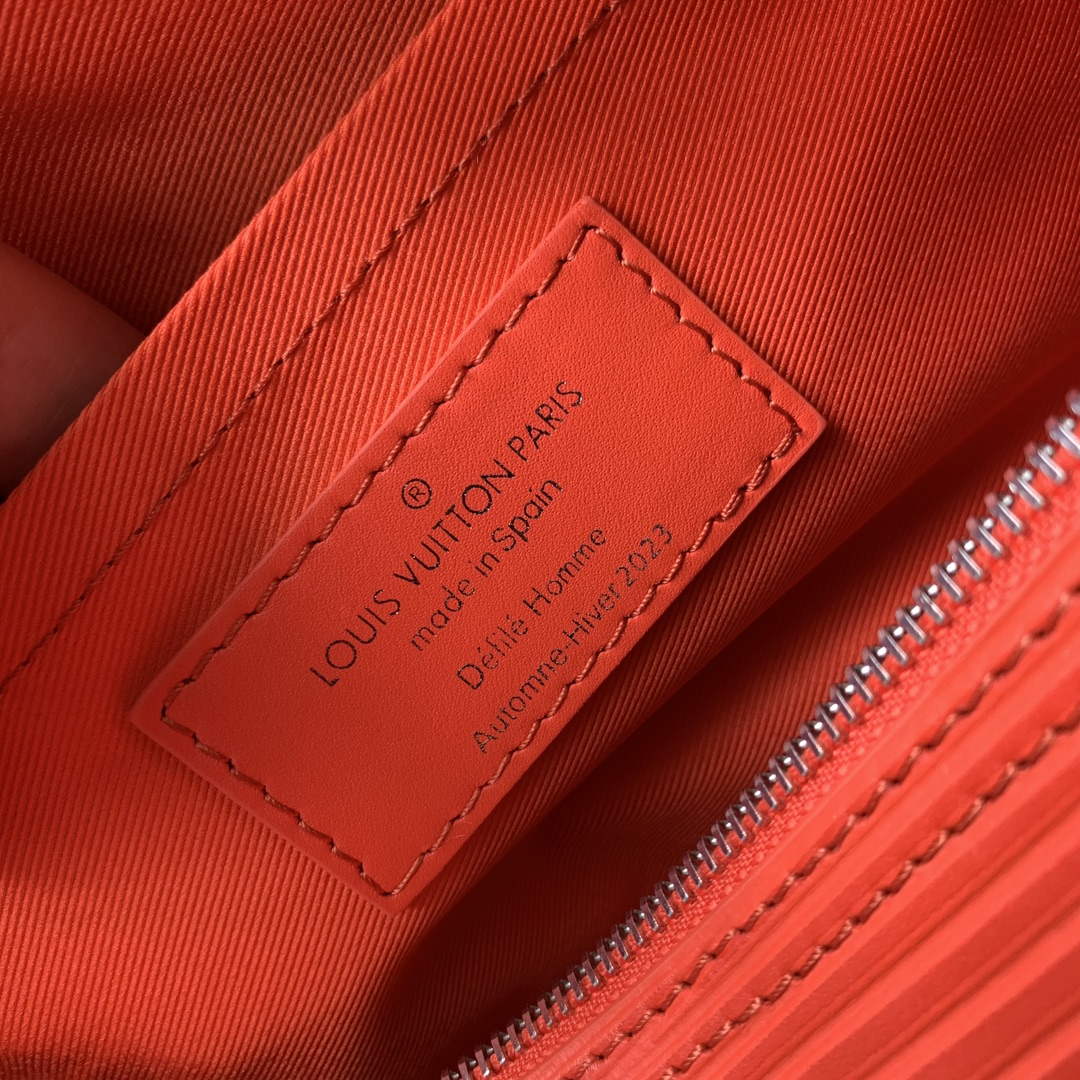 LV M23092 Louis Vuitton Soft Polochon Cross-body Bag Red