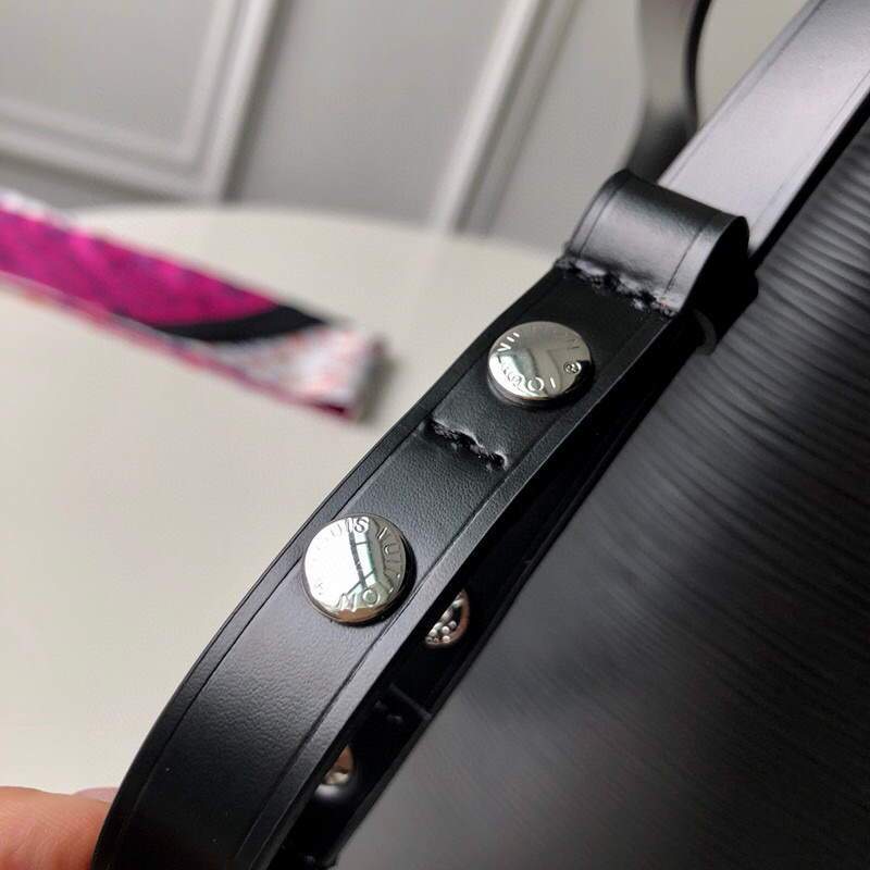 LV M54366 Louis Vuitton NONO MM Epi Bag Black