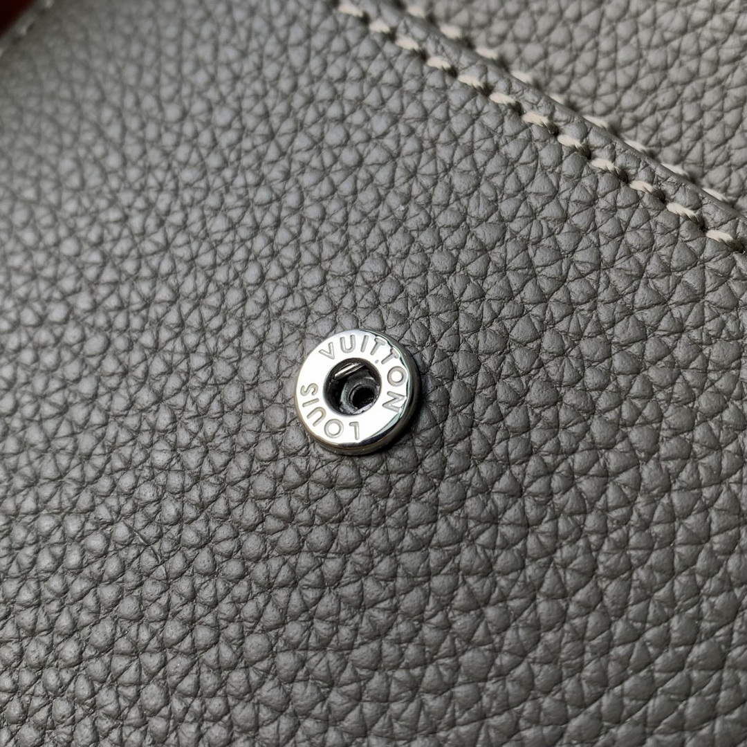 LV M57089 Louis Vuitton Phone Pouch Green