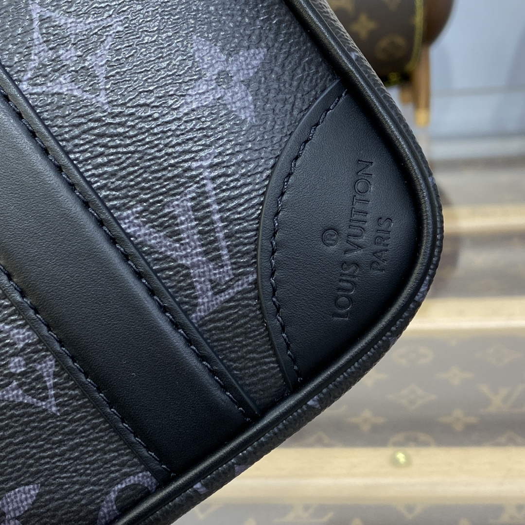 LV M82076 Louis Vuitton Pochette Kasai