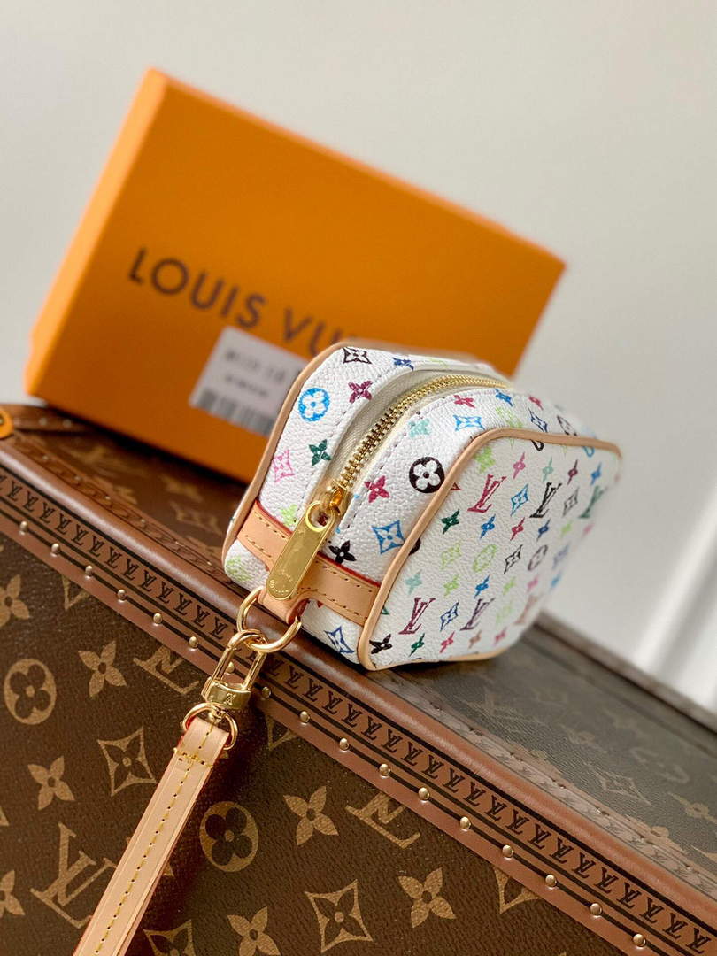 LV M81339 Louis Vuitton Wapity Case Bag White