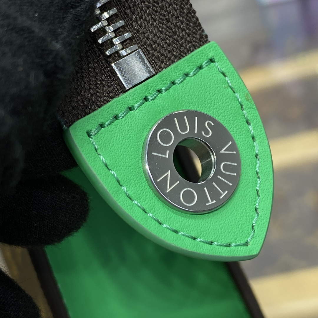 LV M82854 Louis Vuitton Pochette Voyage MM Bag Green