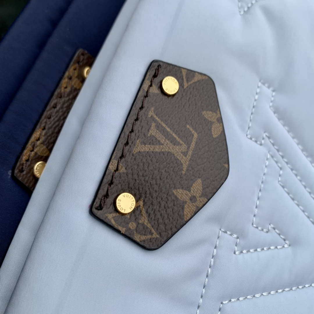 Louis Vuitton M21057 LV Maxi Multi Pochette Accessoires Bag M21056 Navy Blue and Silver