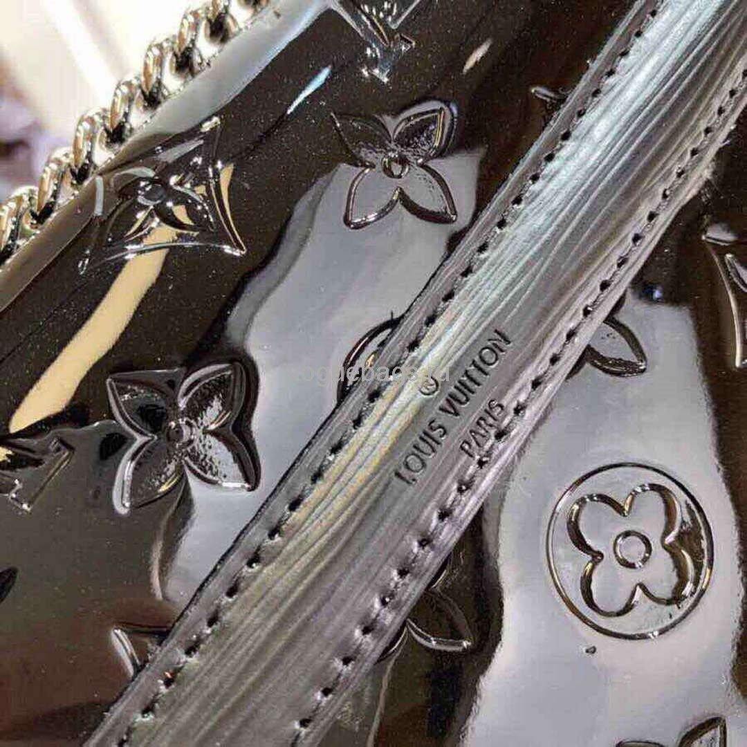 Louis Vuitton M90516 LV Wynwood Monogram Vernis Bag M90566 Black and White