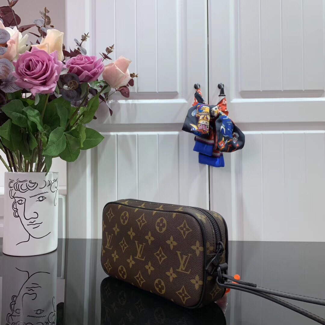 LV M68321 Louis Vuitton Pochette Volga Bag Brown