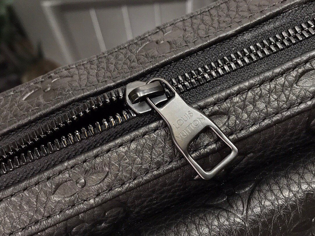 LV M57307 Louis Vuitton Steamer Messenger Bag Black