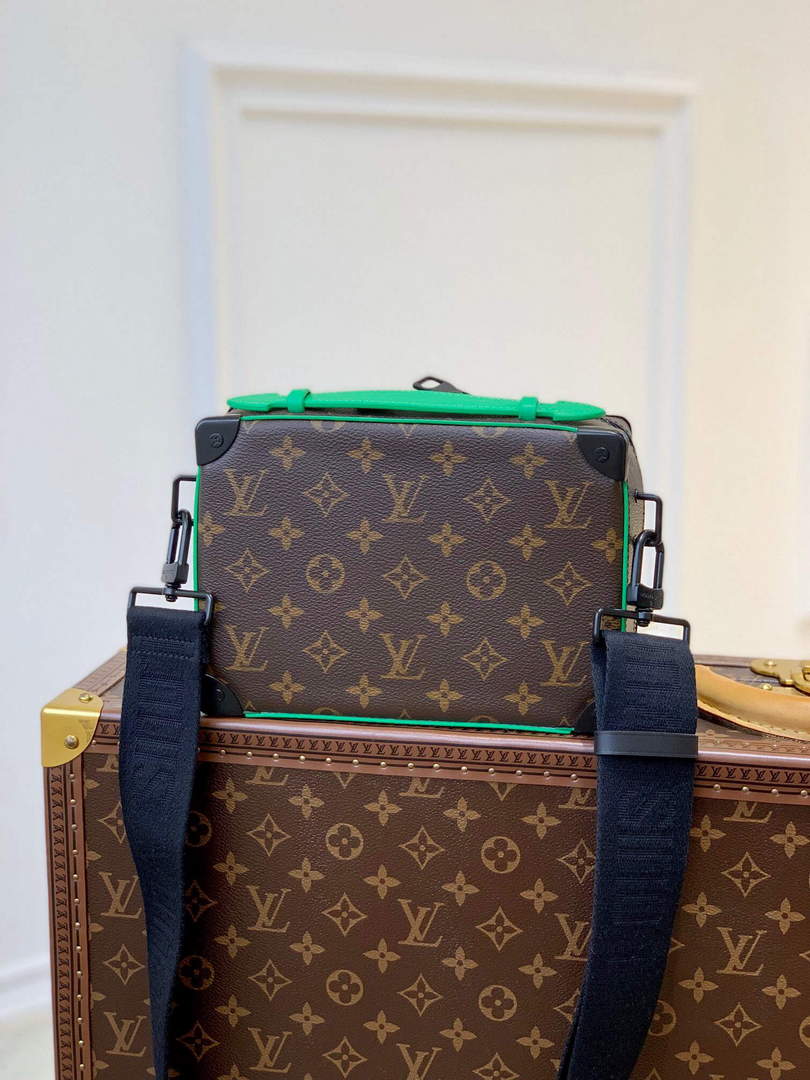 LV M46264 Louis Vuitton Handle Soft Trunk Bag Green