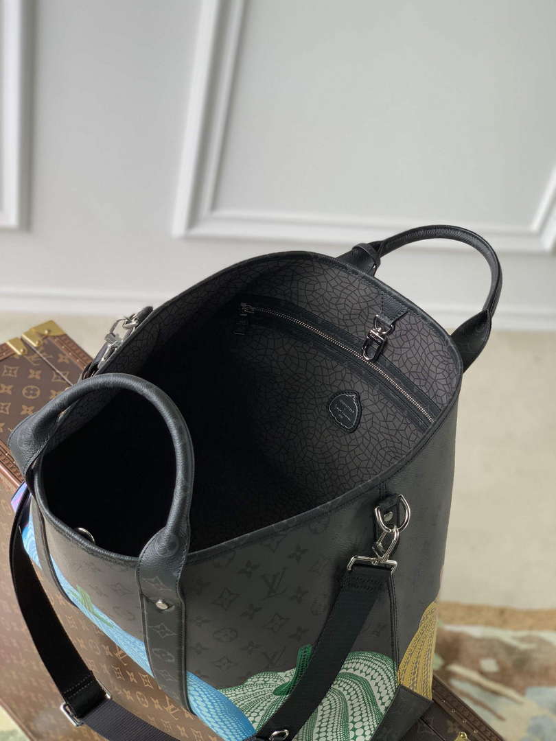 LV M46434 Louis Vuitton LV x YK Weekend Tote