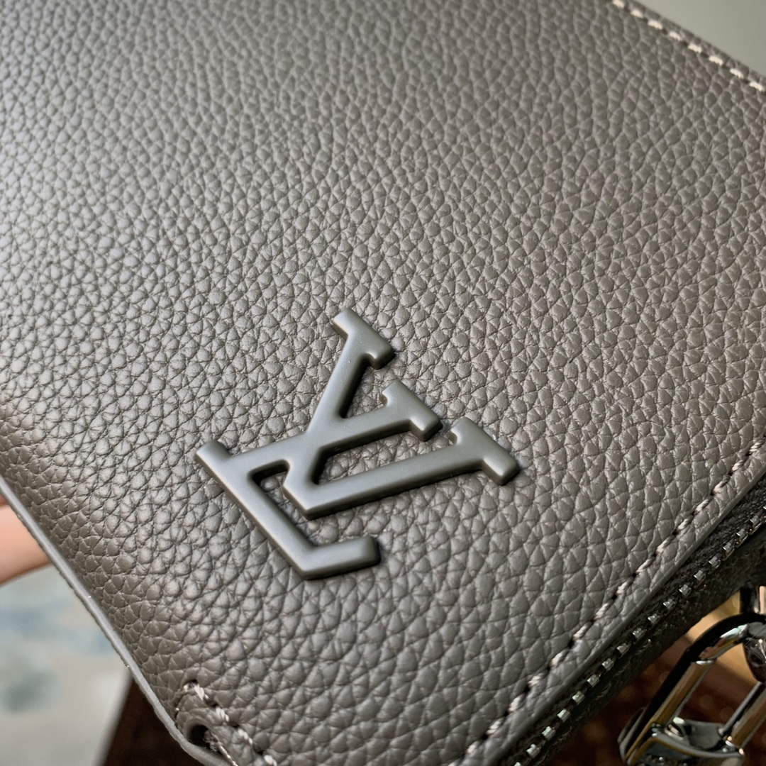 LV M59161 Louis Vuitton Alpha Wearable Wallet Green