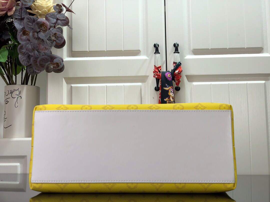LV M46112 Louis Vuitton Carry It Bag 32cm Monogram Canvas Spring/Summer 2021 Collection Yellow