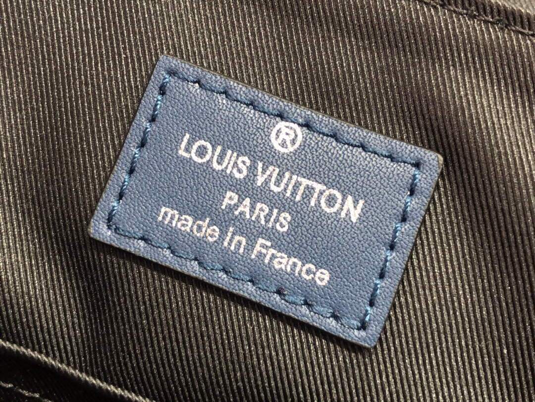 LV M58475 Louis Vuitton Christopher Messenger Bag Navy Blue M58476