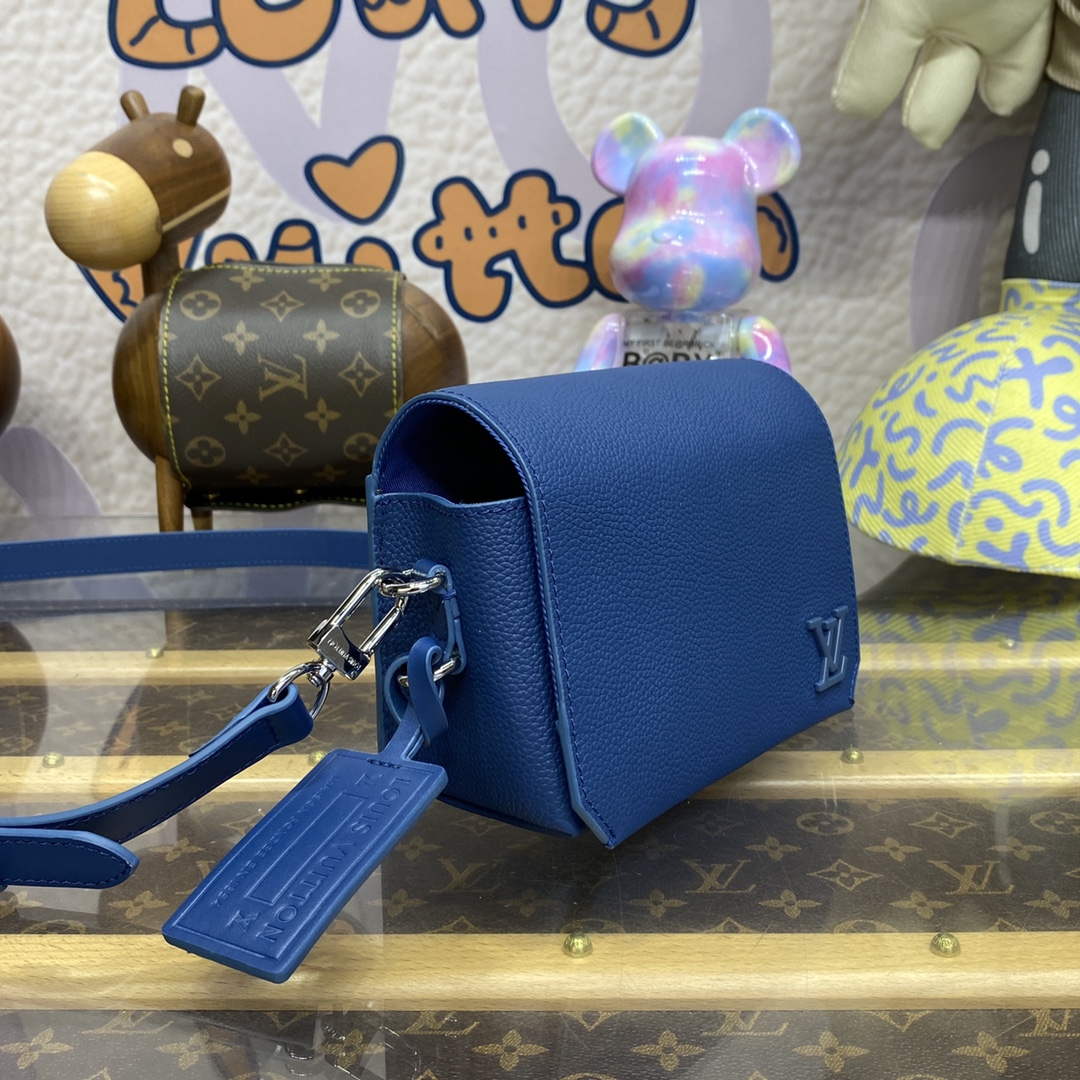 LV M82804 Louis Vuitton Fastline Wearable Wallet Dark Blue