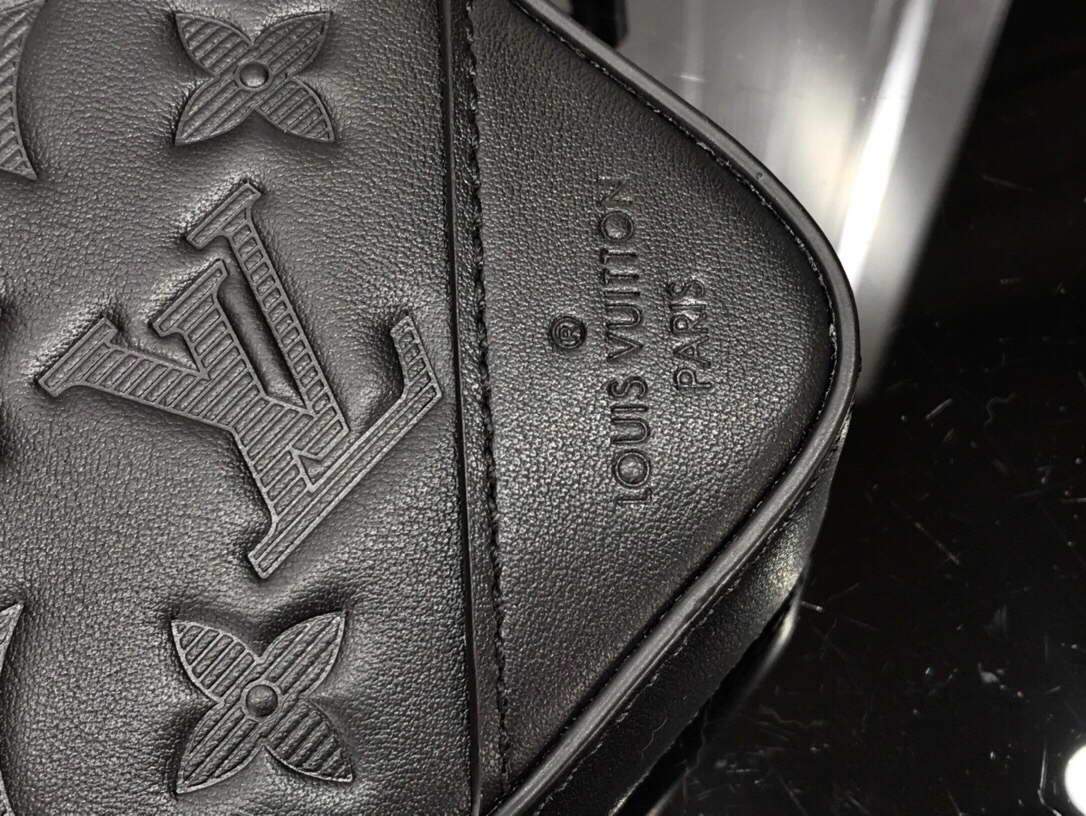 LV M69827 Louis Vuitton Duo Messenger Monogram Shadow Leather Black