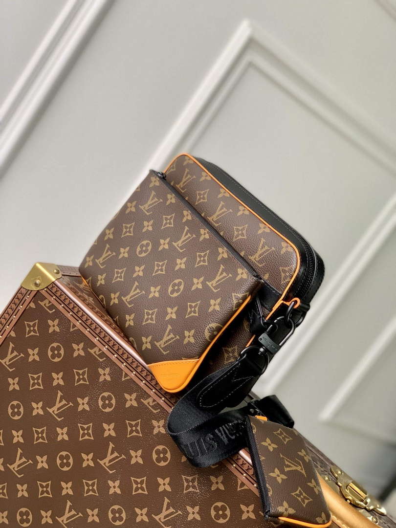 LV M46694 Louis Vuitton Trio Messenger Radiant Sun