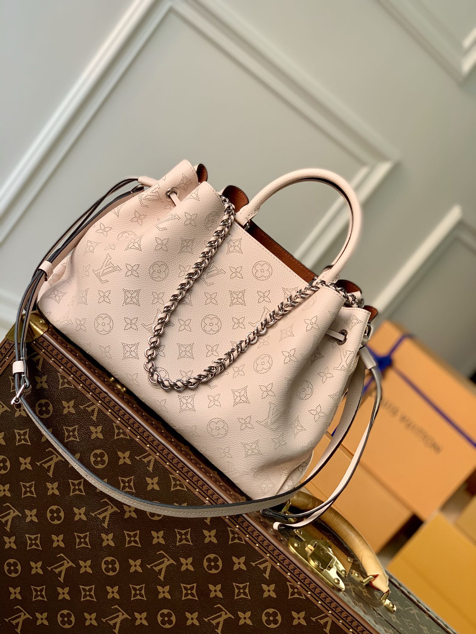 Louis Vuitton LV M59203 Bella Tote Mahina Cr��me Beige