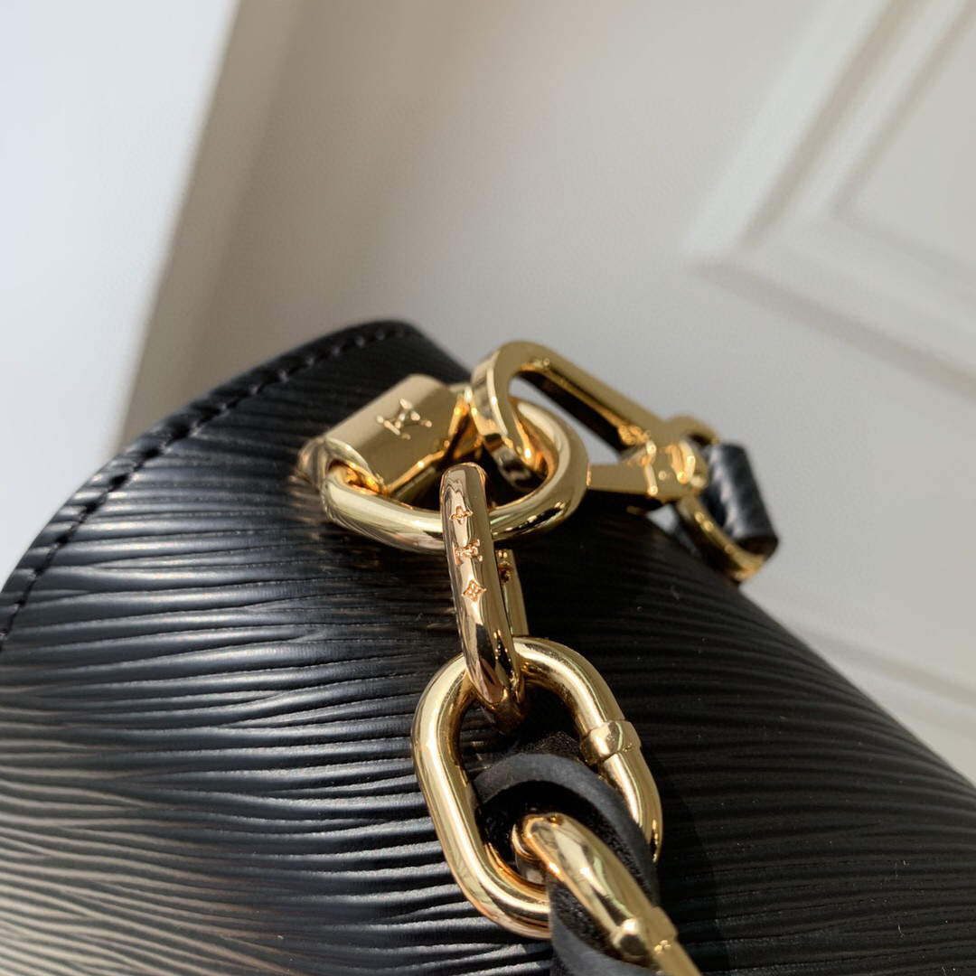LV M59887 Louis Vuitton Twist MM EPI Leather Bag Black