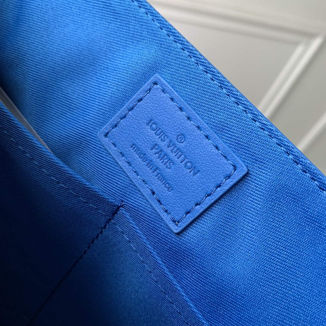 LV M22505 Louis Vuitton Takeoff Messenger Bag Blue