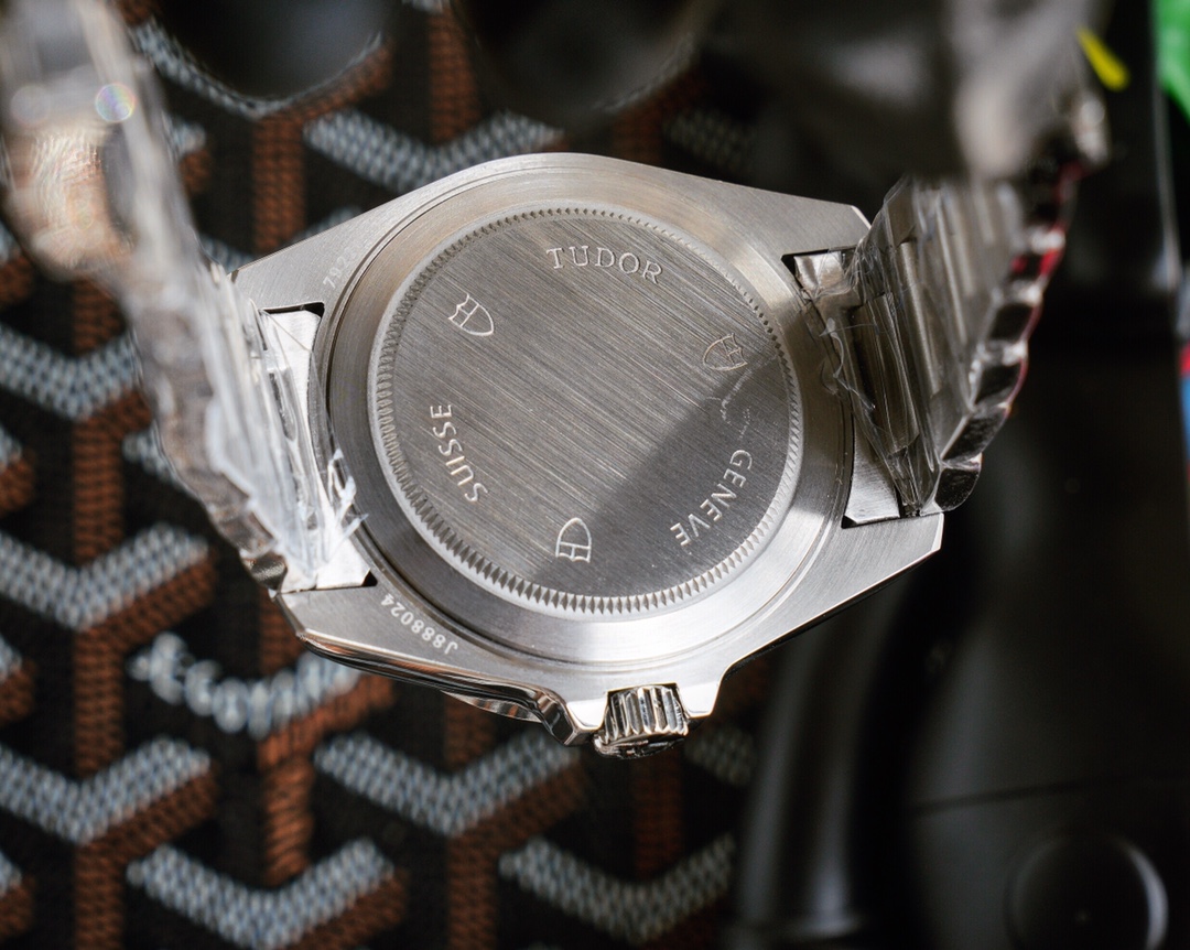 Tudor TUDOR Black Bay 19887 series