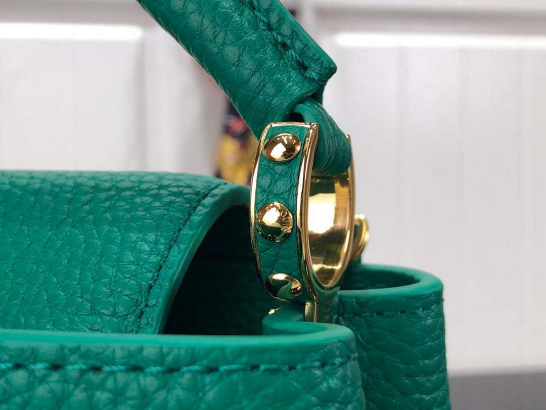 LV M56071 Louis Vuitton Capucines Mini Handbag Green